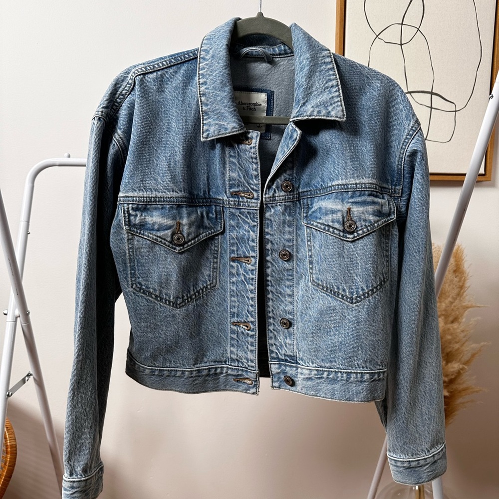 Abercrombie crop denim jacket